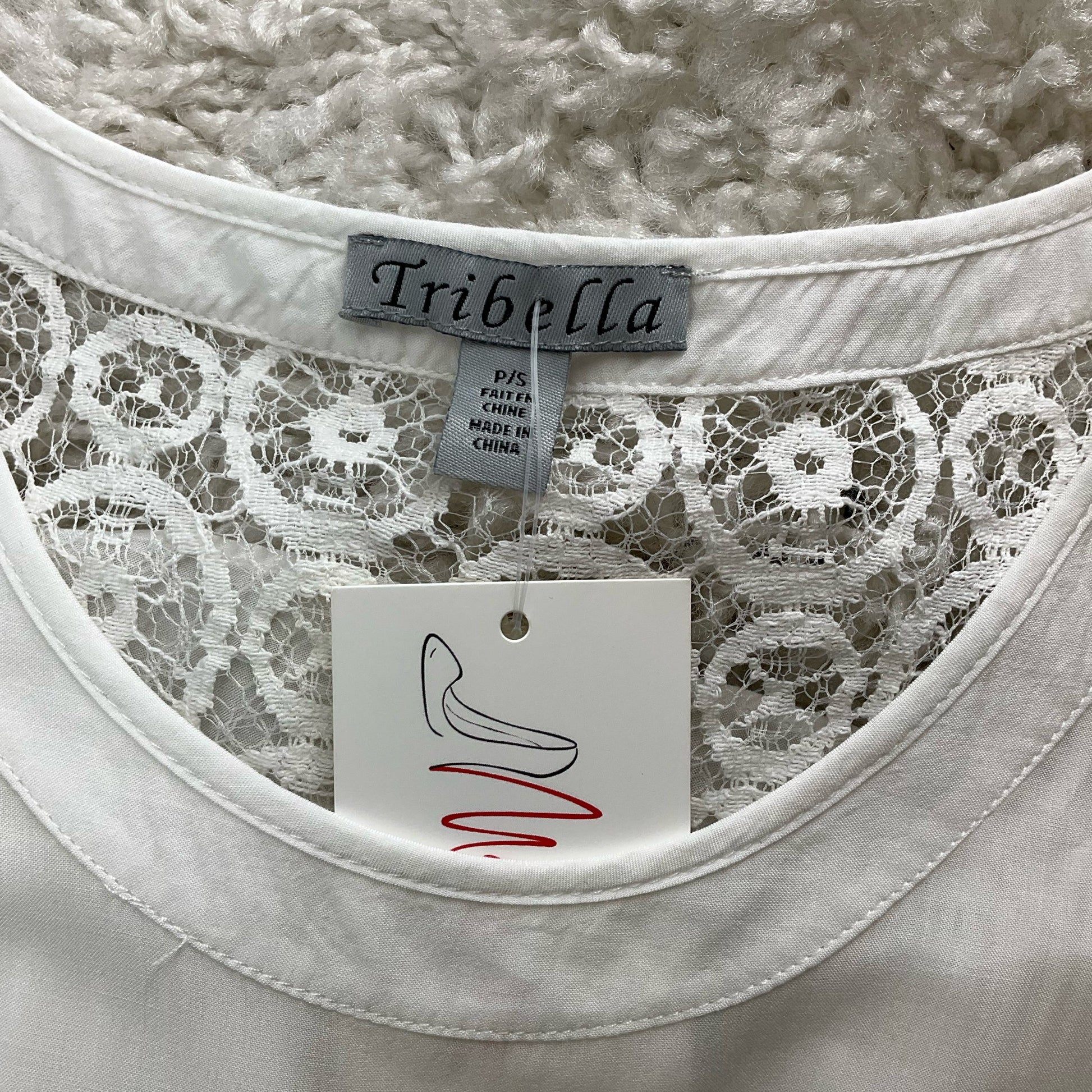 Tribella White Solid Pre-Owned Ladies Top - Size Small Petite - Margaret’s Fine Consignment