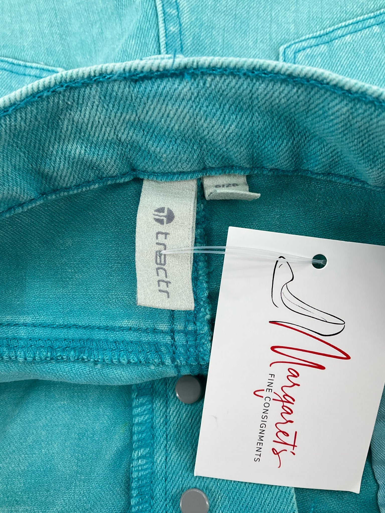 Tractr Aqua Solid Pre-Owned Ladies New With Tags Shorts - Size 6