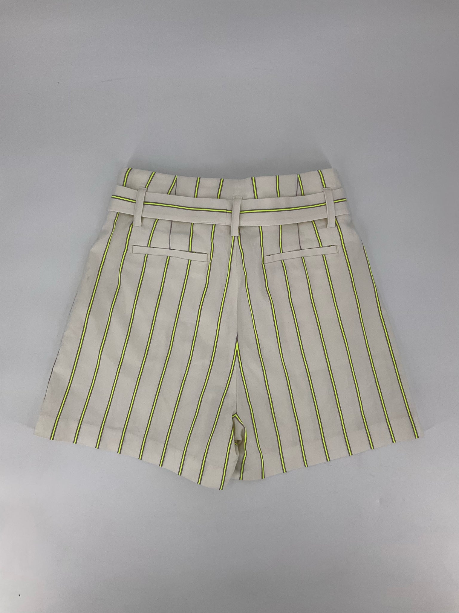 Banana Republic Off White/Yellow Stripe Pre-Owned Ladies Shorts - Size 6