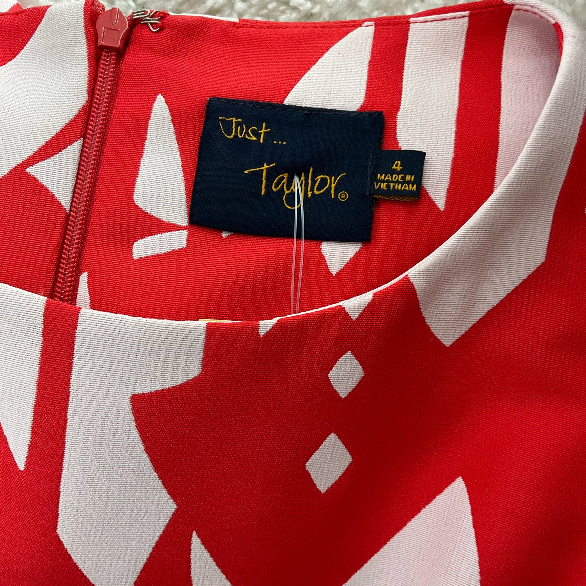 Just Taylor Red/White Print Pre-Owned Ladies Dress - Size 4 - Margaret’s Fine Consignment