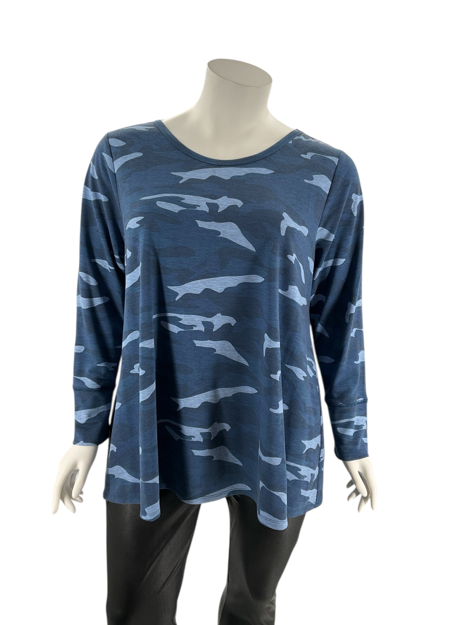 Cable & Gauge Blue Camo Pre-Owned Ladies Casual Top -  Size 2X