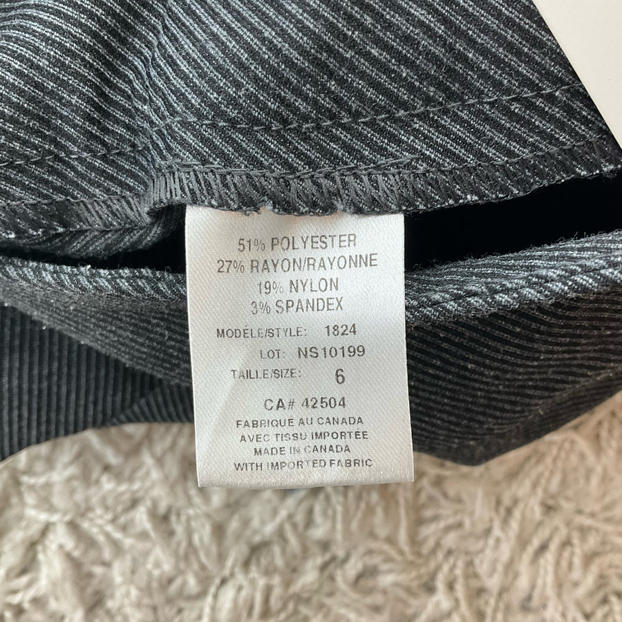 Lisette Black/Gray Stripe Pre-Owned Ladies Pants - Size 6