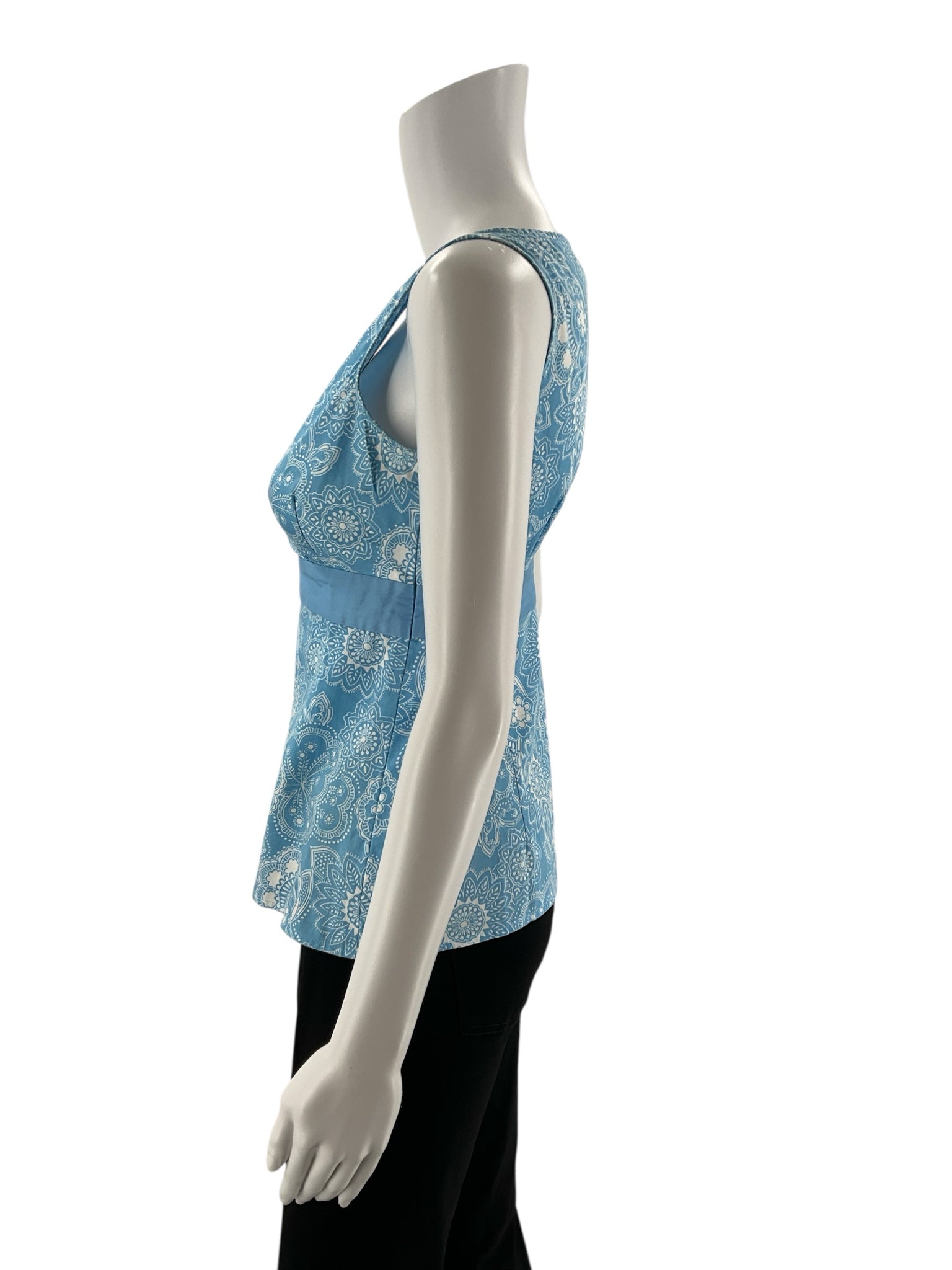 Loft Blue/White Floral Pre-Owned Ladies Top - Size 0 Petite
