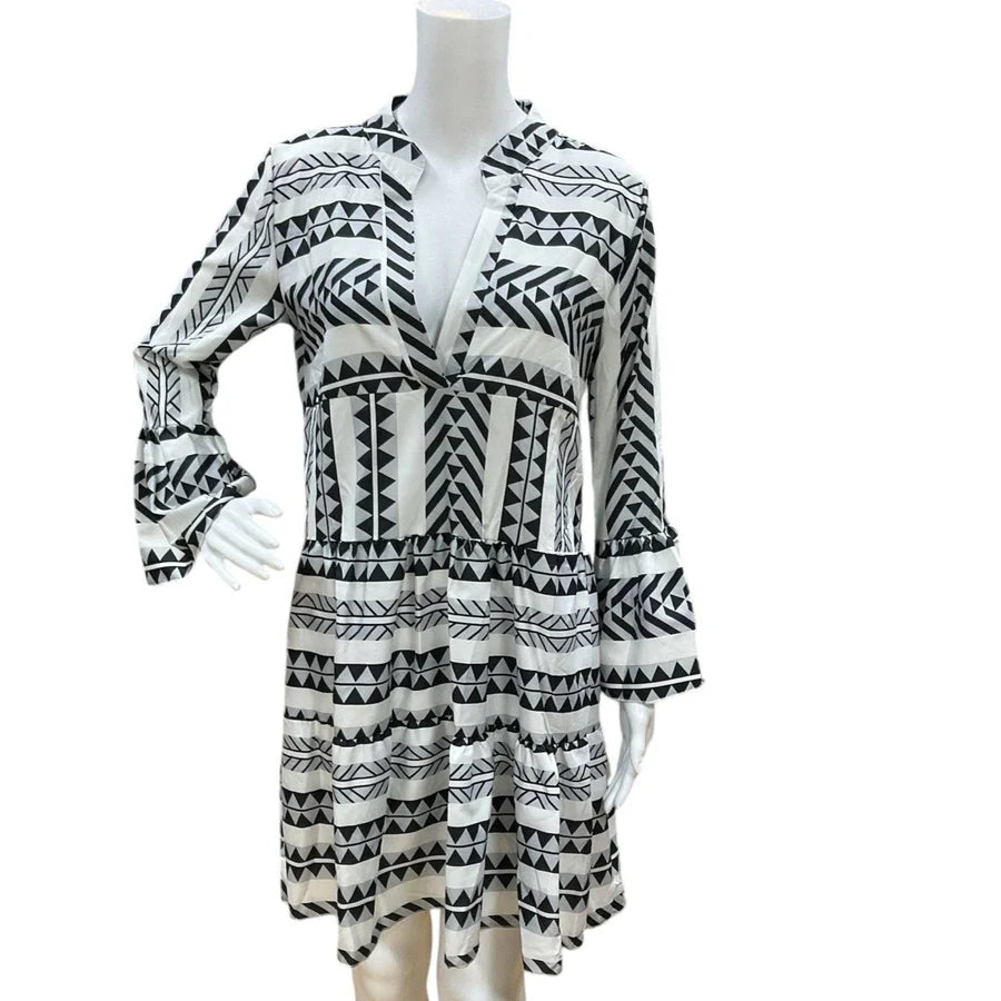 Sunday Up White/Black Print Ladies Pre-Owned Dress - Size Small
