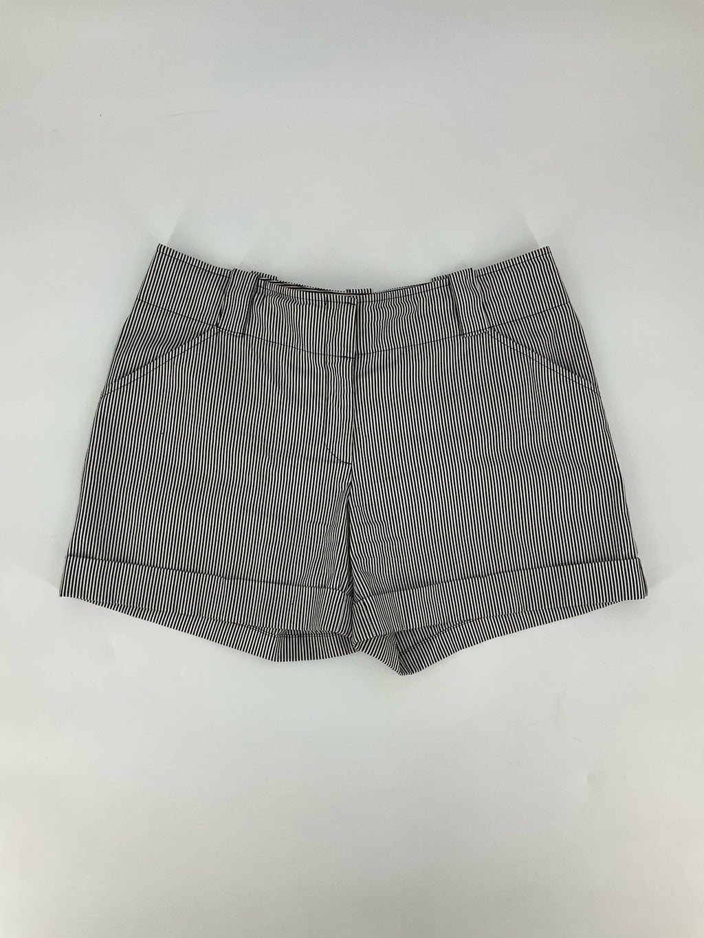 White House Black Market White/Blue Stripe Pre-Owned Ladies Shorts - Size 8