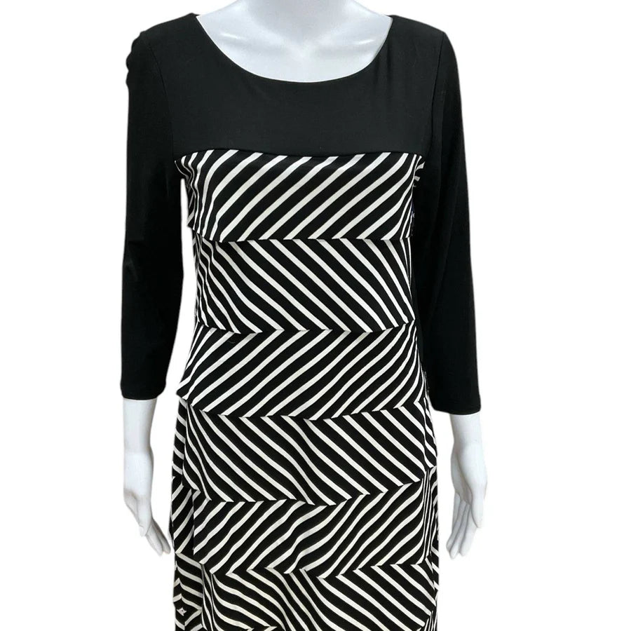 White House Black Market Black/White Ladies Pre-Owned New with Tags Dress - Size Medium