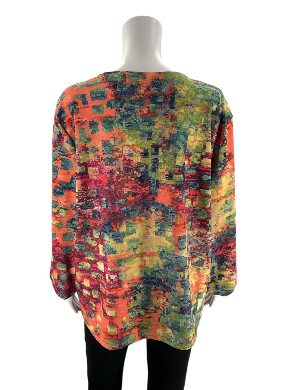Exclusive abstract pre-owned ladies casual top in size XL, featuring a unique design and relaxed fit.
