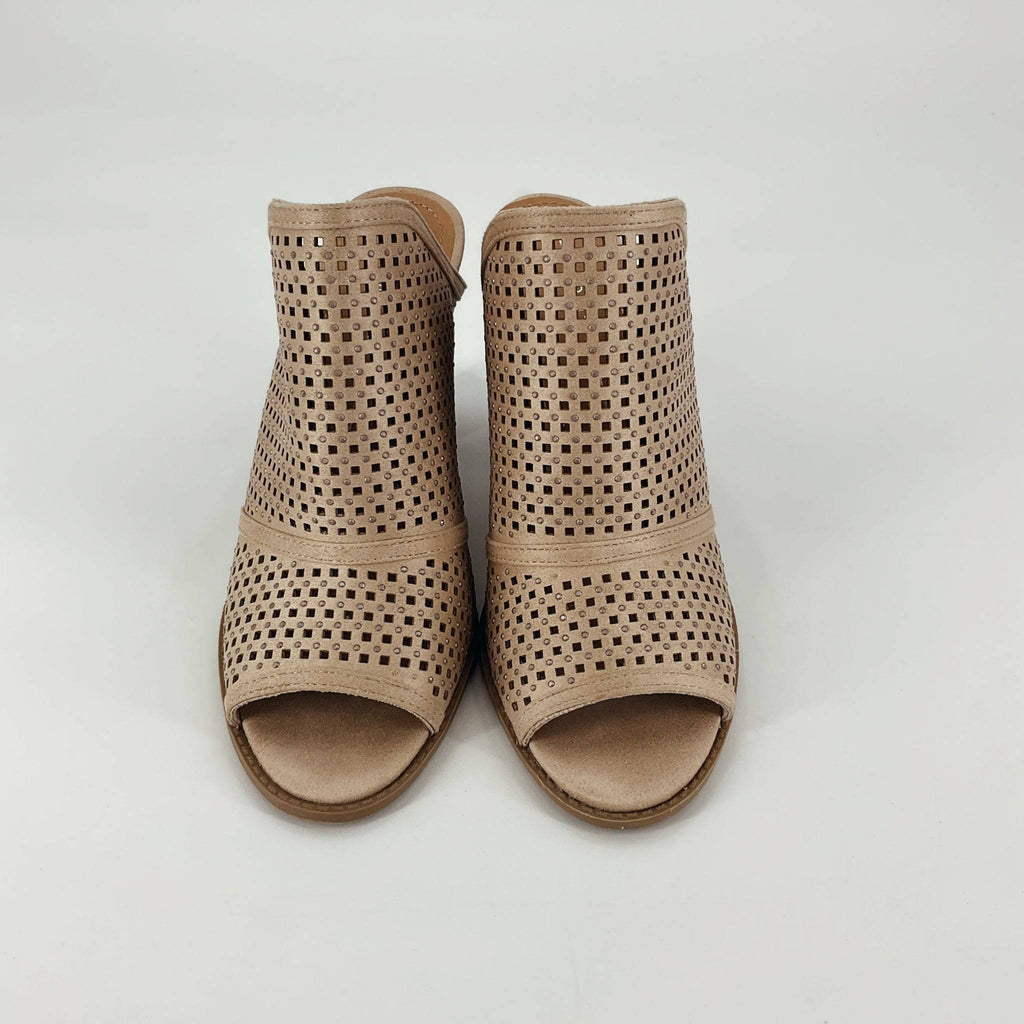 Report Sandals Size 7.5 - Margaret’s Fine Consignment