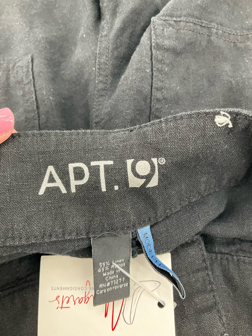 Apt.9 Black Solid Pre-Owned Ladies Shorts - Size 6