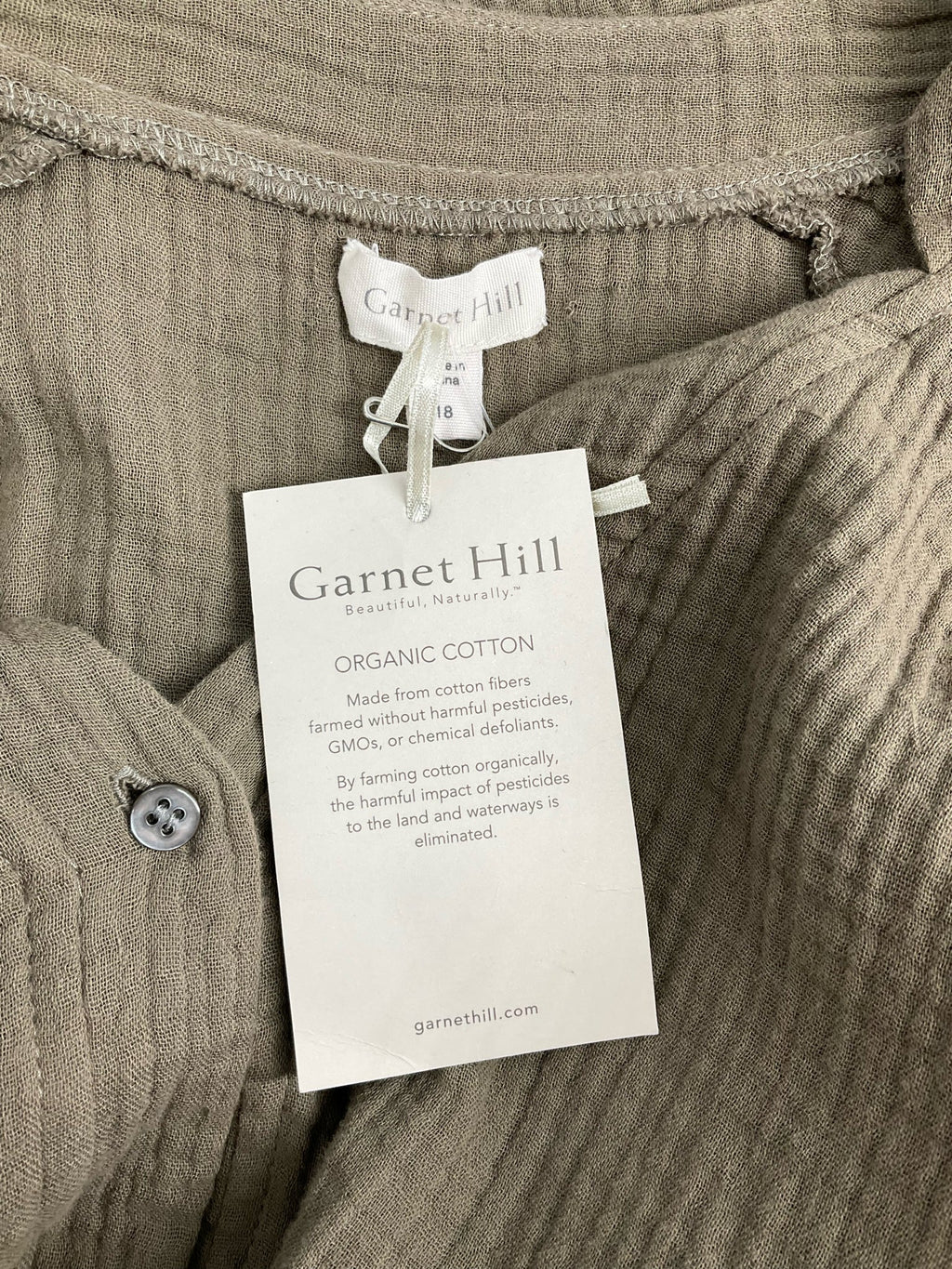 Garnet Hill Army Green Solid Pre-Owned Ladies Top - Size 18