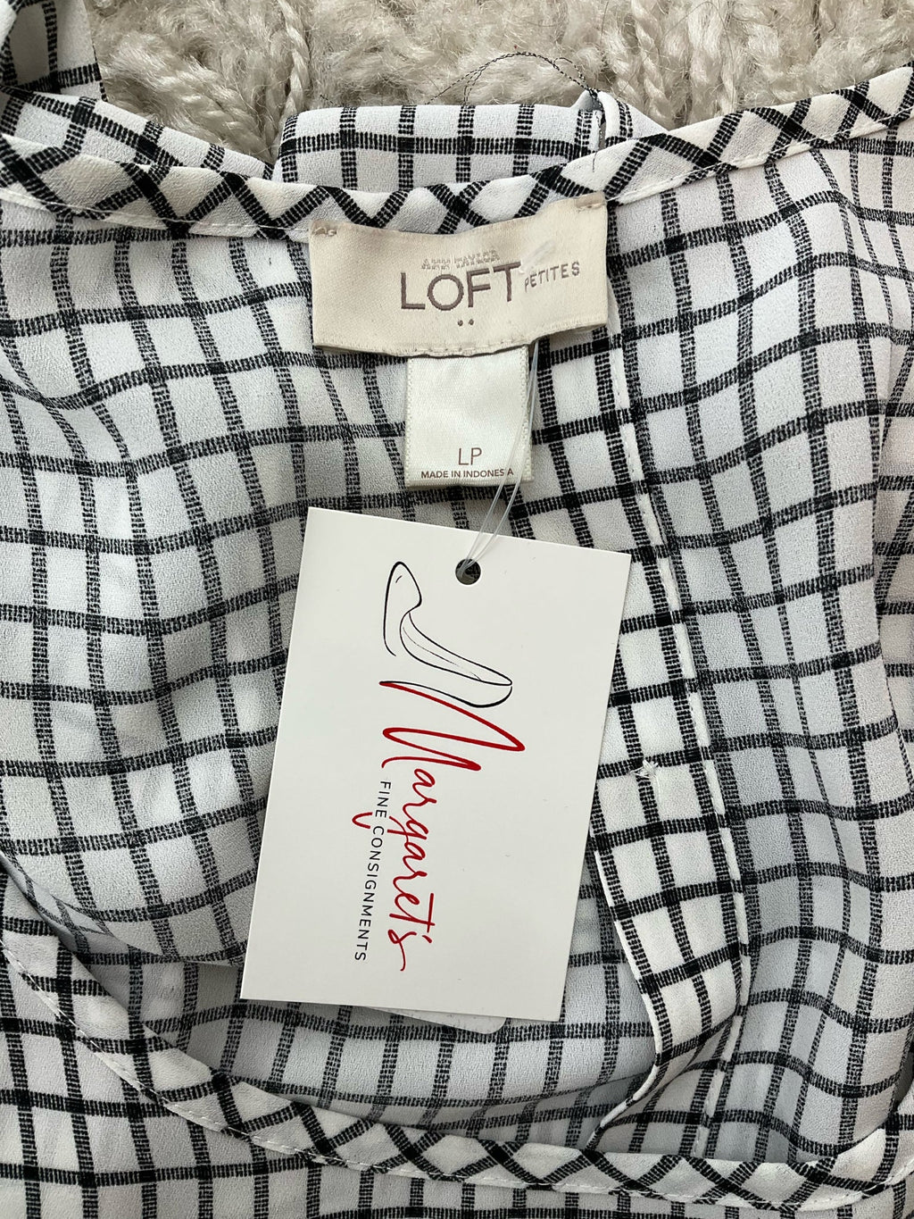 Loft White/Black Checkered Pre-Owned Ladies Top - Size Large Petite