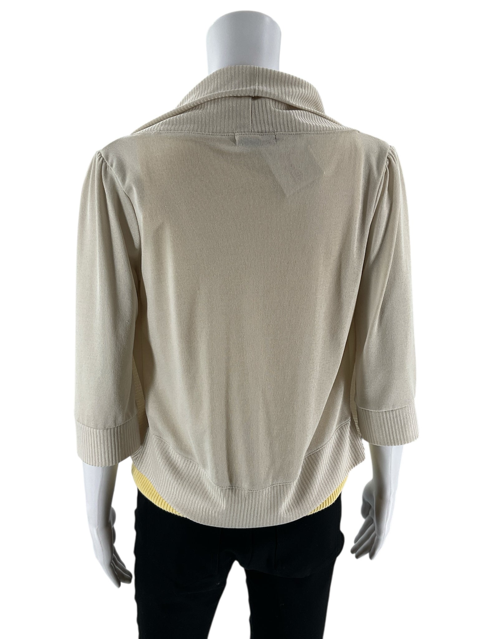 .....d.. -  Cream Solid Pre-Owned Ladies Casual Top - Size M