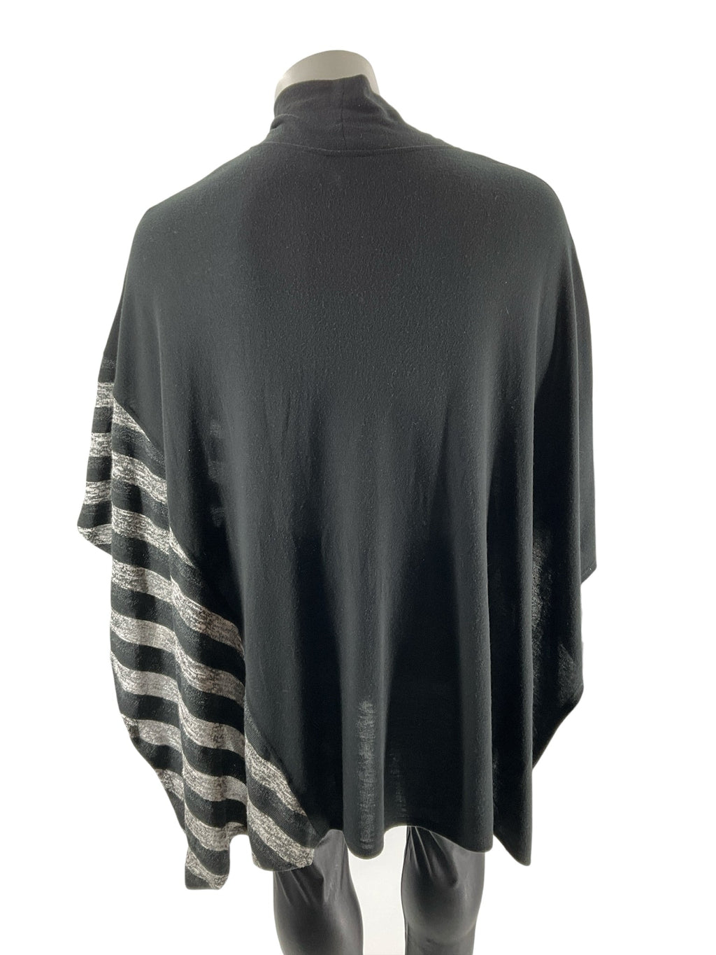 Truth & Style Black/Geather Gray/Heather Cream Stripe Pre-Owned Ladies Poncho -  Size 3X