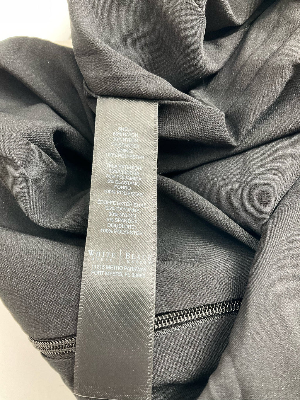 White House Blk Mkt - Black/Cream Solid Pre-Owned Ladies Skirt - Size 0