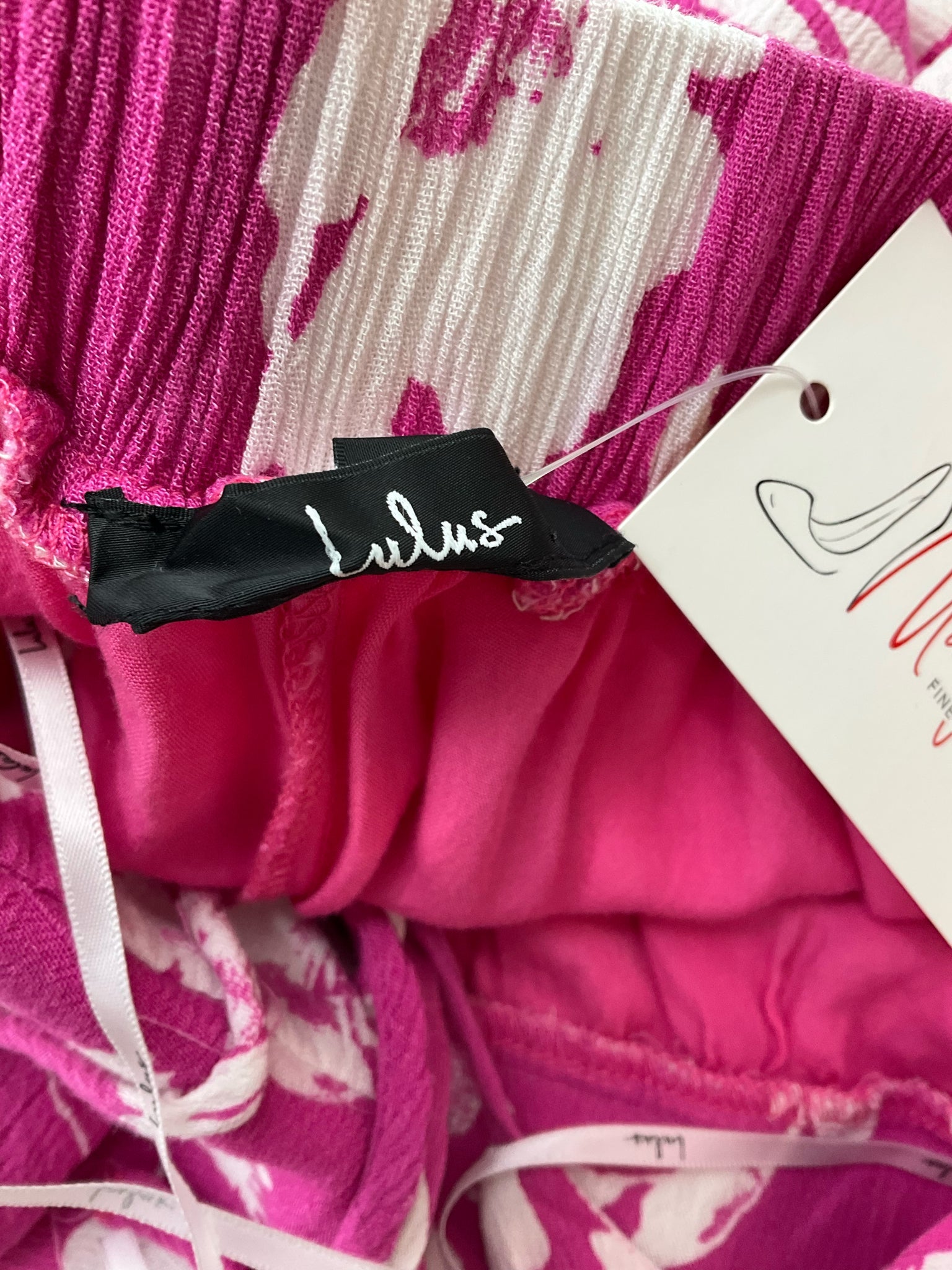 Lulus Pink/White Floral Pre-Owned Ladies Dress - Size Large