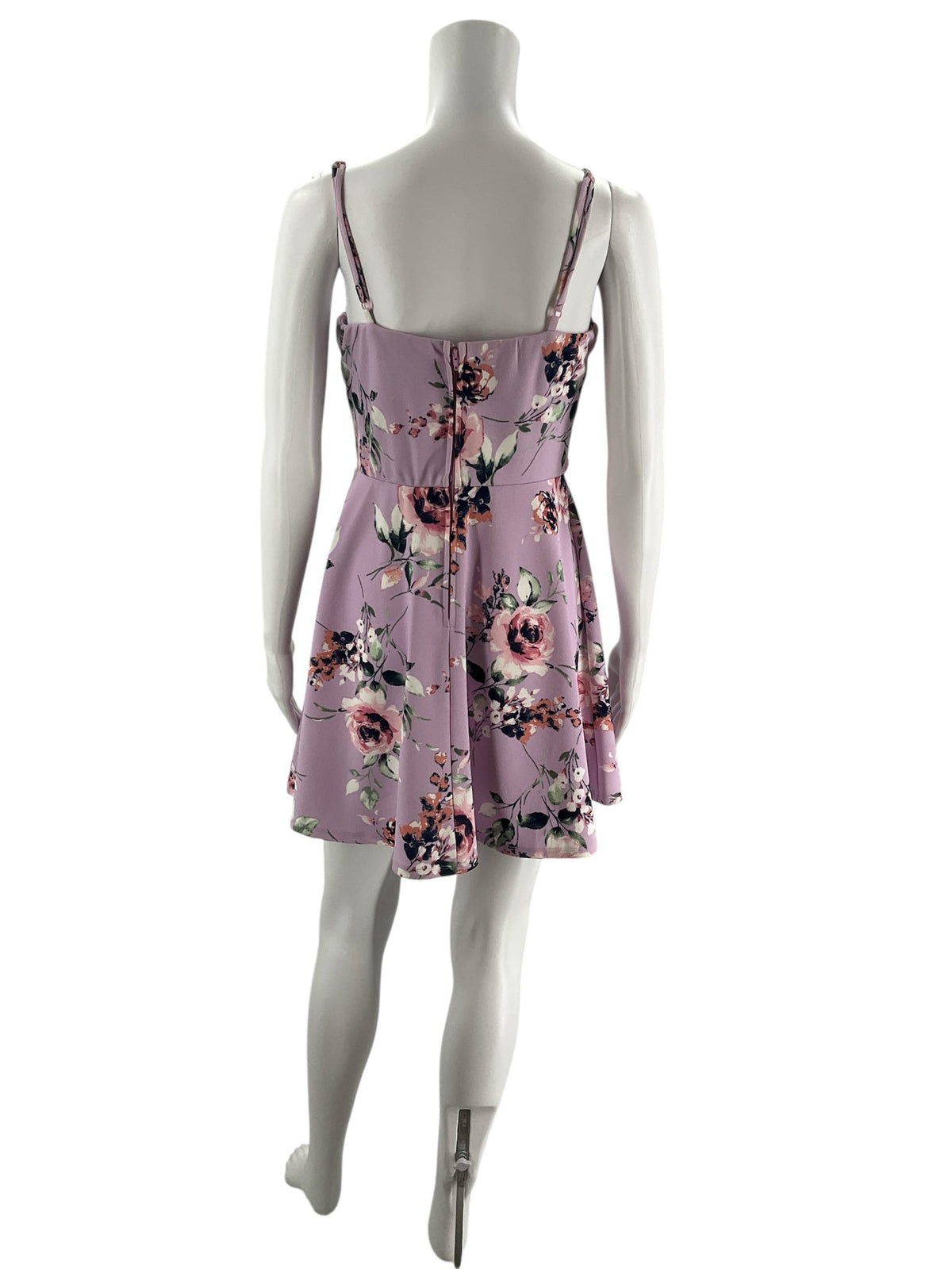 Trixxi Lavender Floral Pre-Owned Ladies New with Tags Dress - Size Medium