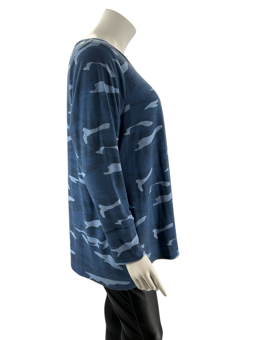 Cable & Gauge Blue Camo Pre-Owned Ladies Casual Top -  Size 2X