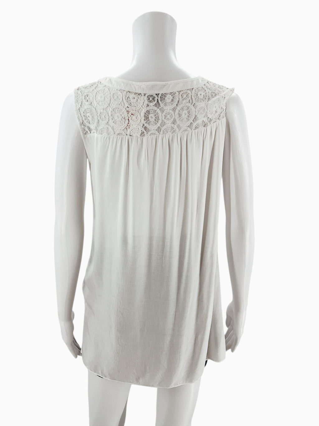 Tribella White Solid Pre-Owned Ladies Top - Size Small Petite - Margaret’s Fine Consignment