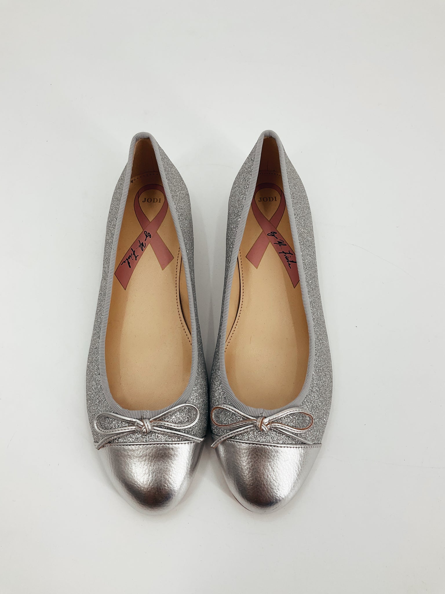 Marc Fisher Silver Glitter Pre-Owned Ladies Flats - Size 7.5