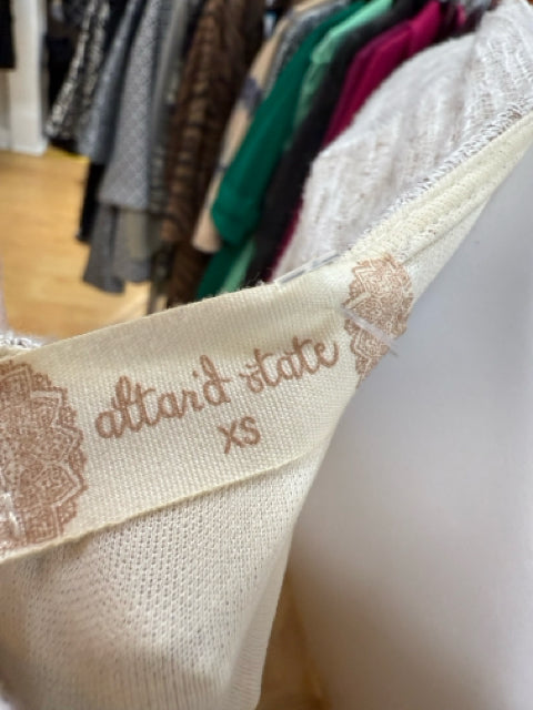 Altar'd State Cream/Tan Pre-Owned Ladies Dress - Size XS