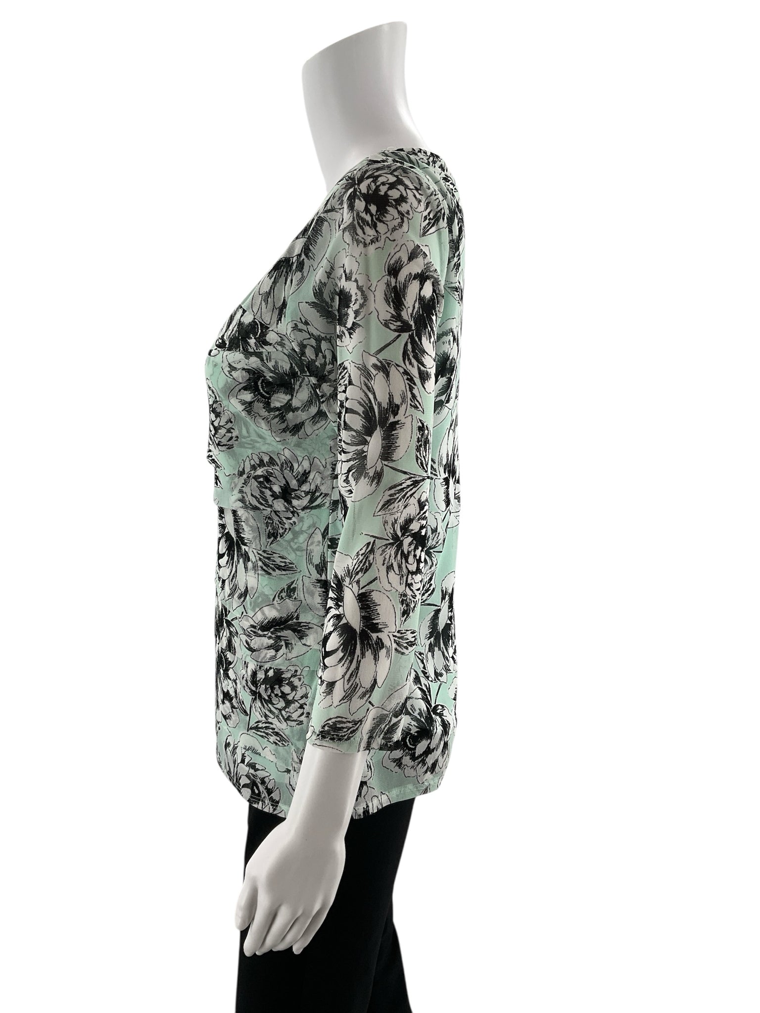 Alfani Aqua/Black Floral Pre-Owned Ladies Top - Size Medium