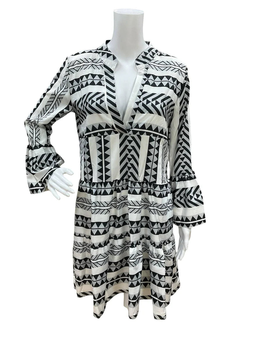 Sunday Up White/Black Print Ladies Pre-Owned Dress - Size Small