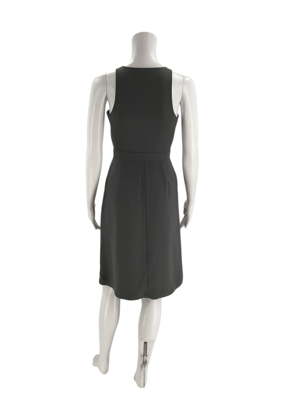 Banana Republic Gray Sold Pre-Owned Ladies Dress - Size 00 Petite - Margaret’s Fine Consignment