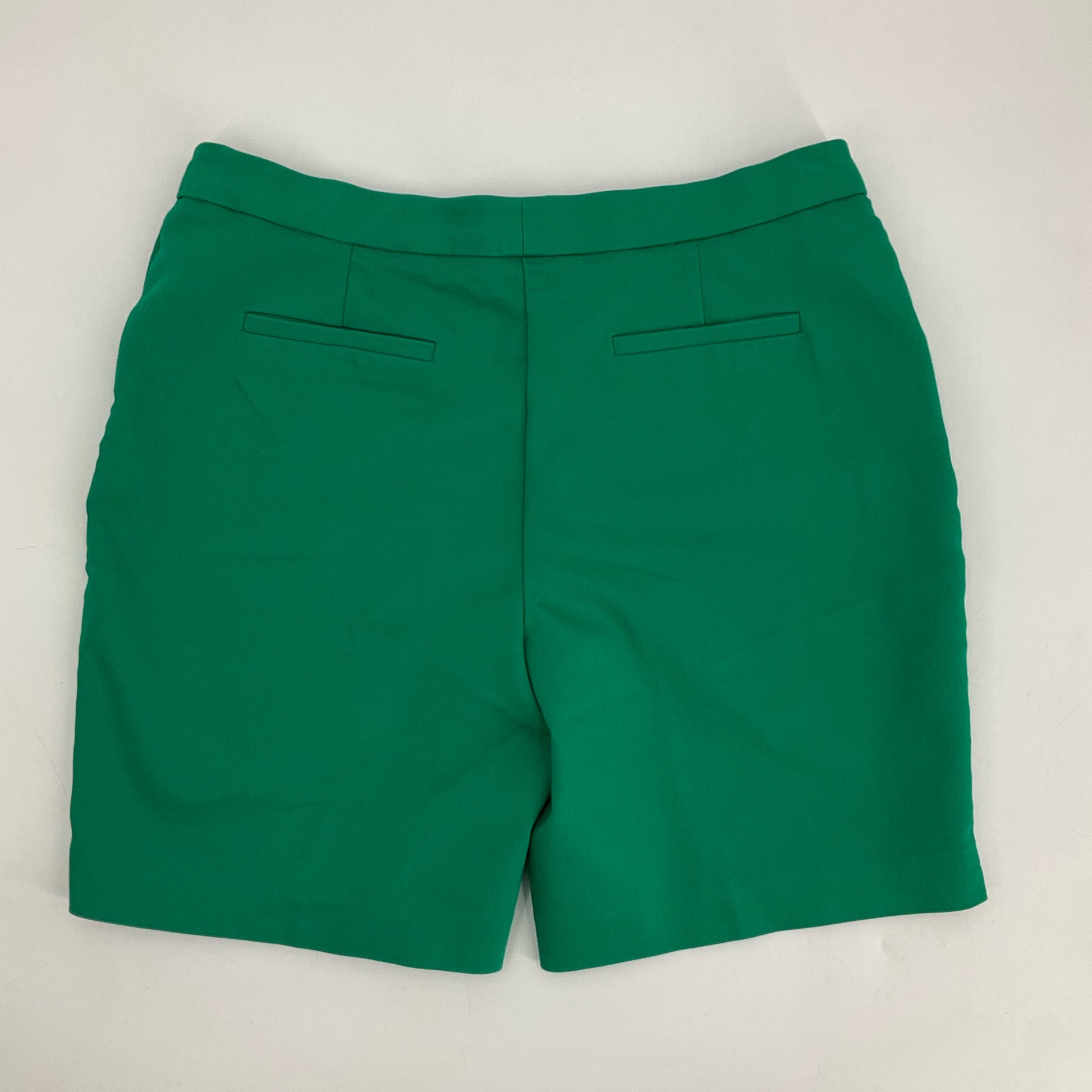 Investments Green Solid Pre-Owned Ladies Shorts - Size 12