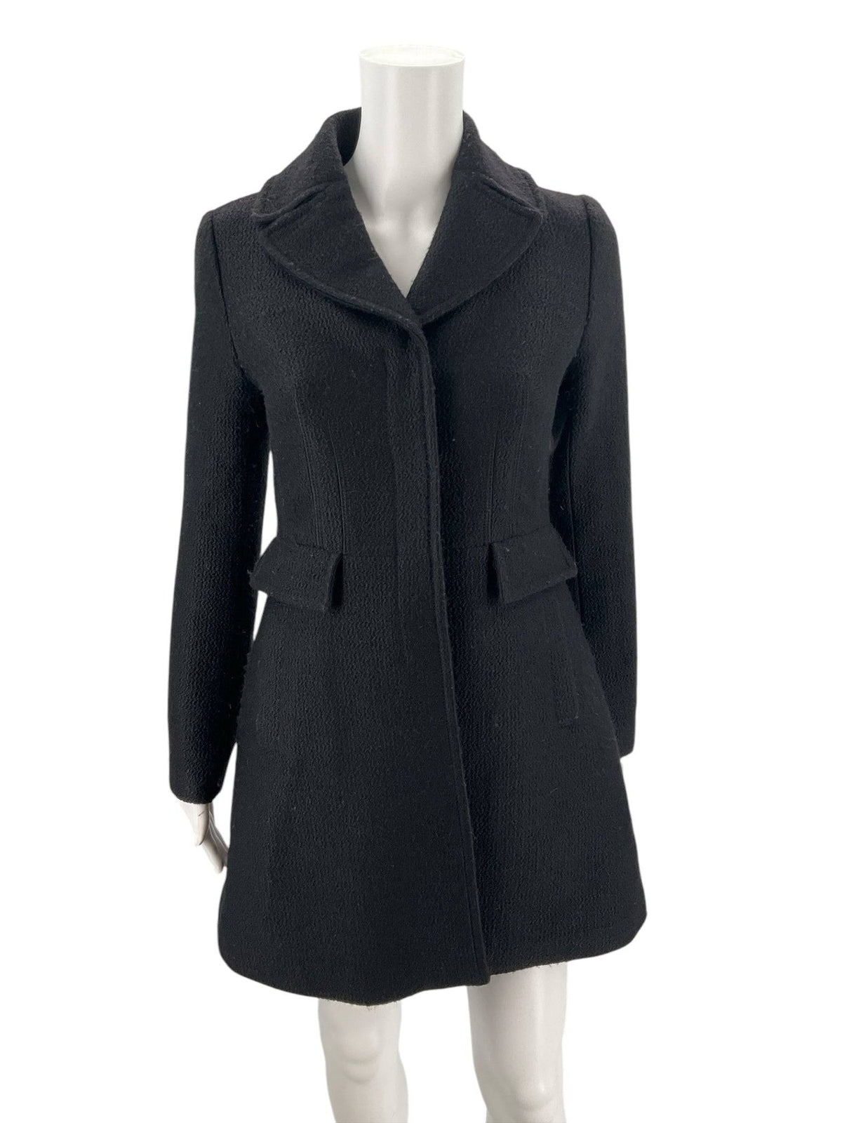 Banana Republic Black Textured Wool-Blend Coat – Size XS with front view showing tailored fit and flap pockets, ideal for stylish winter wear.