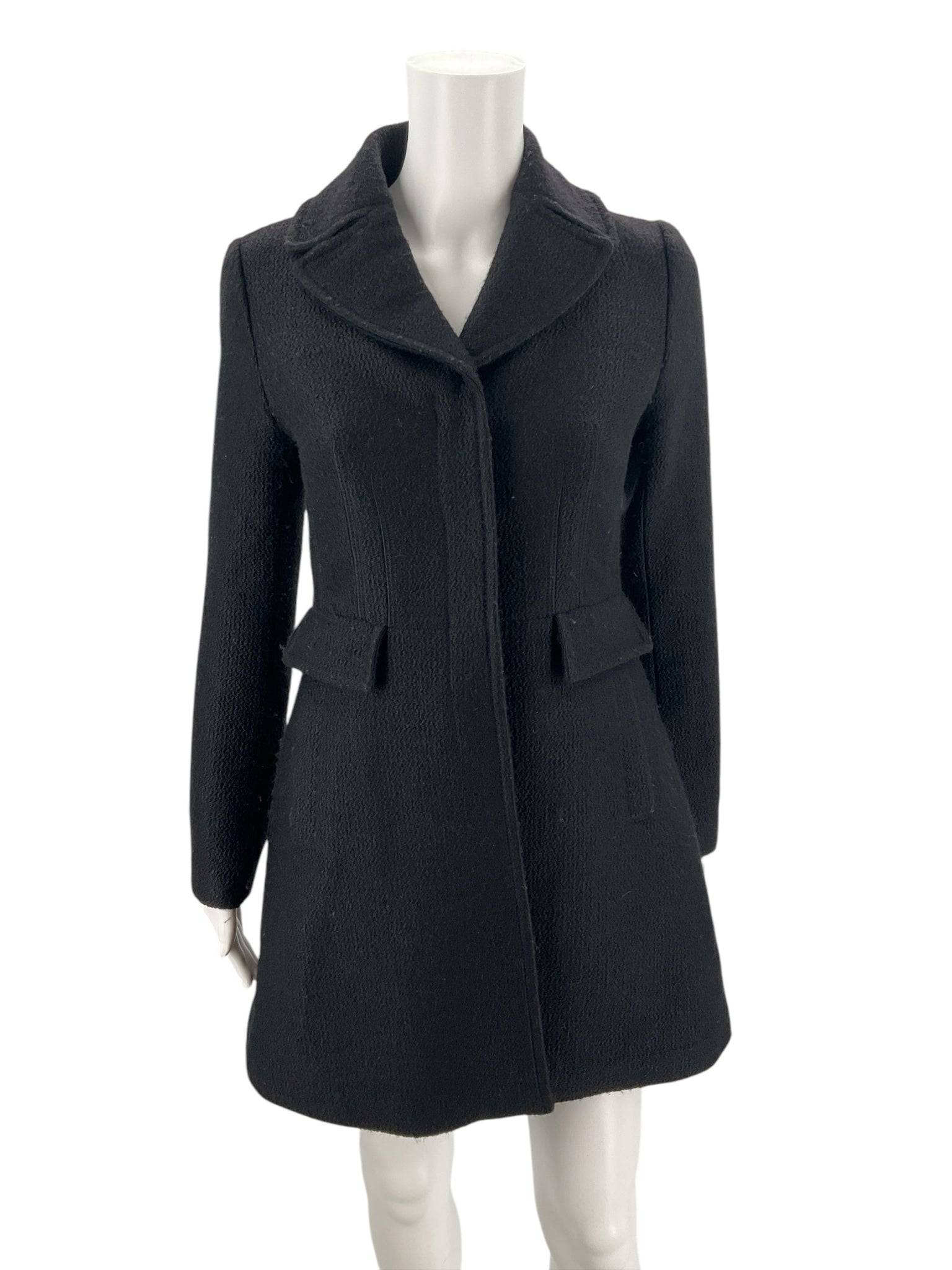 Banana Republic Black Textured Wool-Blend Coat – Size XS with front view showing tailored fit and flap pockets, ideal for stylish winter wear.
