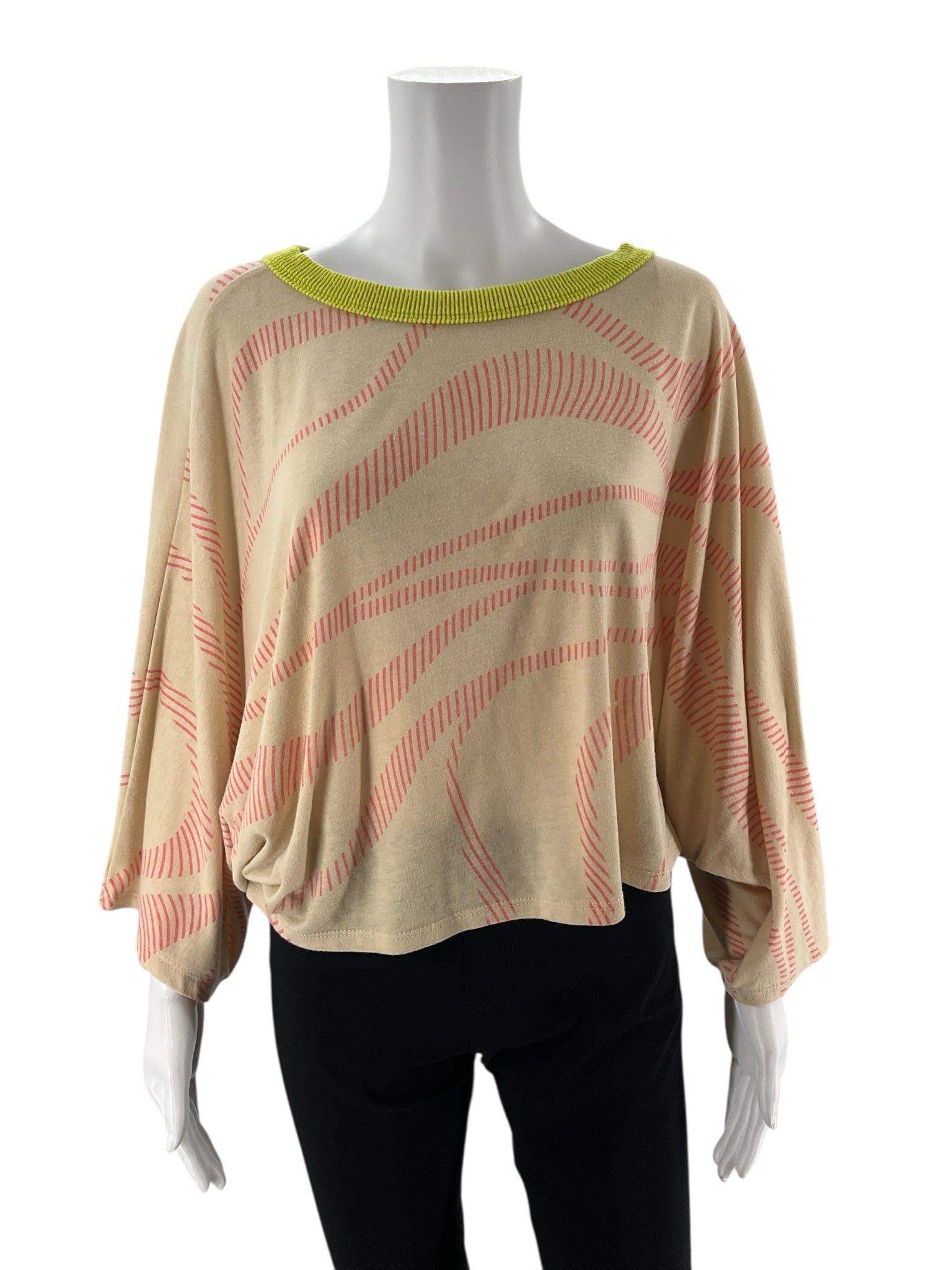 Pre-owned Bucket List ladies' top in tan/pink print, dolman sleeves, boat neck, relaxed fit, size small.