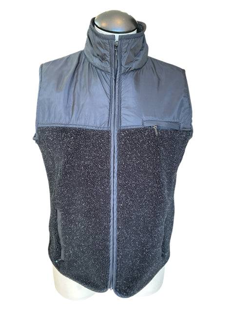 Gap Vest Size Small shown on mannequin with high collar and dual-fabric design. Lightweight and ideal for layering.