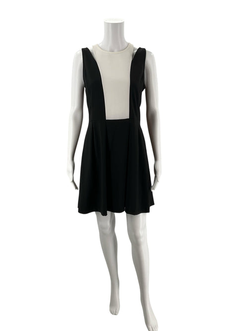 5/48 White/Black Pre-Owned Ladies New With Tags Dress - Size 6