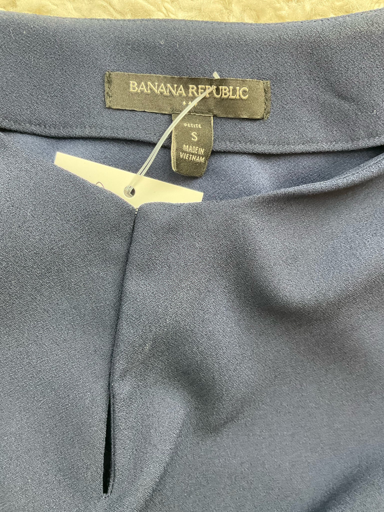 Banana Republic Navy Solid Pre-Owned Ladies Top - Size Petite Small