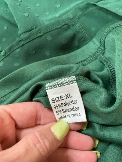 No Brand Green Solid Pre-Owned Ladies Top - Size XL