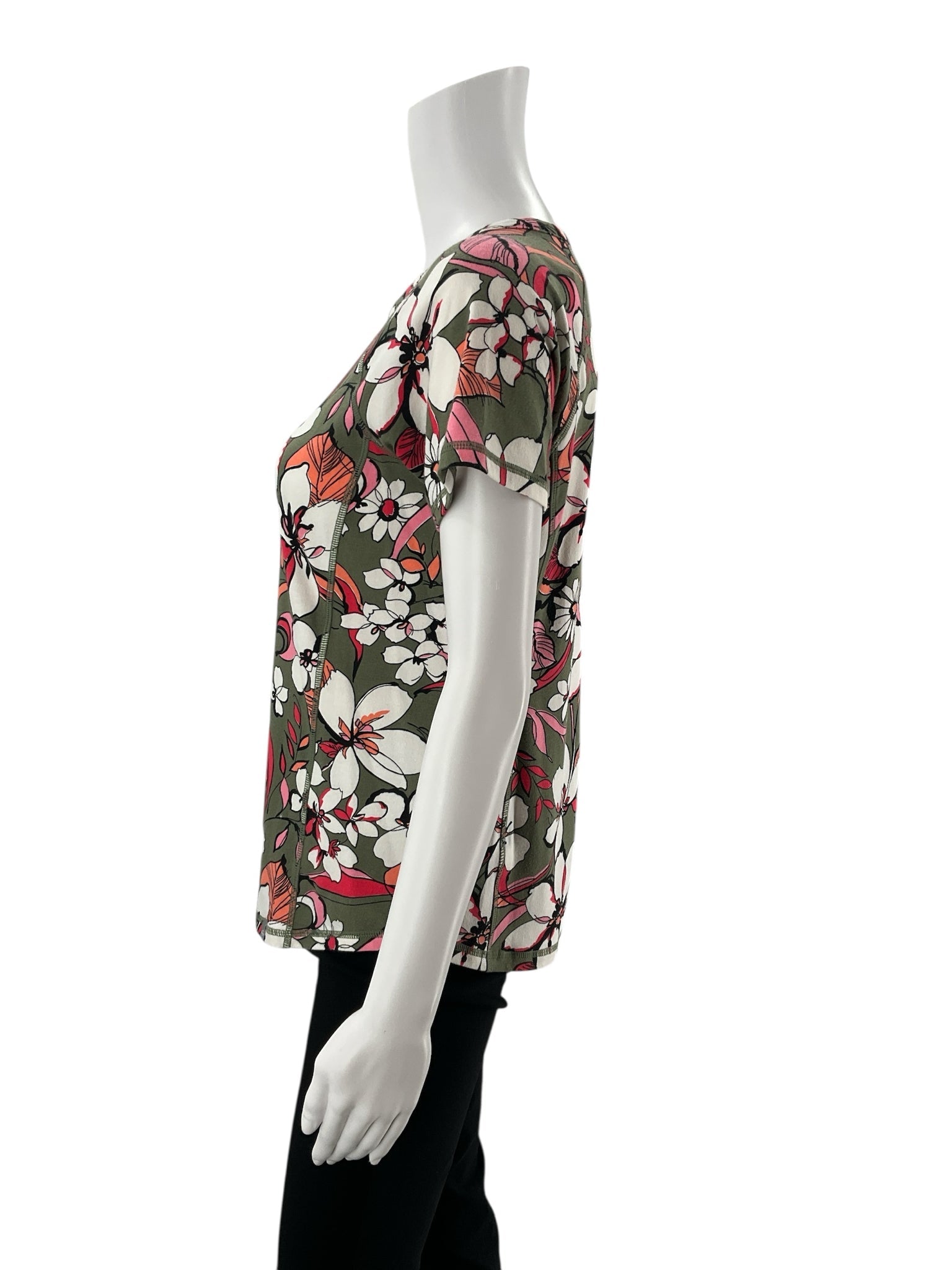 Talbots olive, pink, and white floral casual knit tee featuring a crew neck and short sleeves in size small petite.