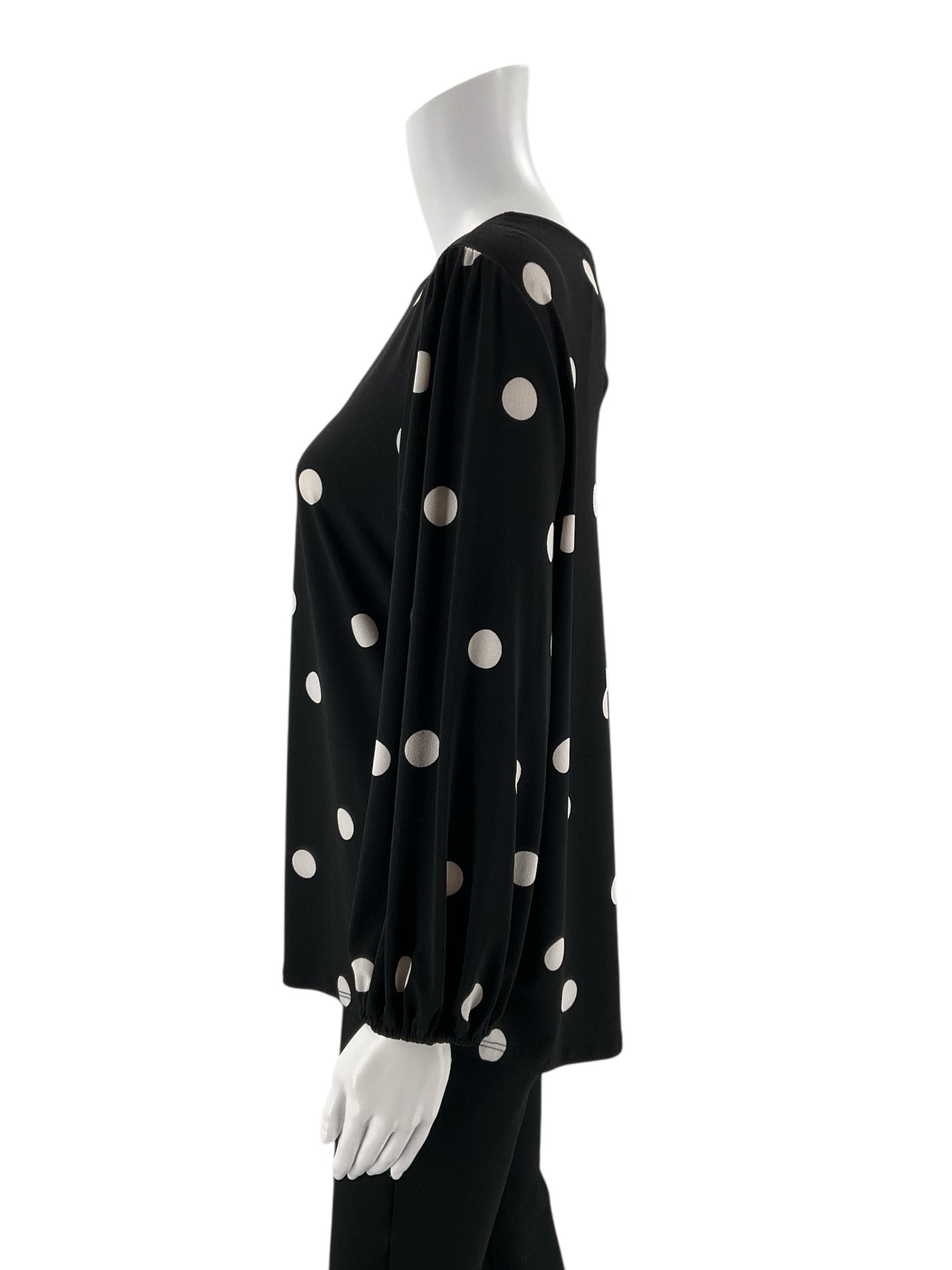 Black and white polka dot casual top by Adrianna Papell in size XL, featuring a relaxed fit and short sleeves.