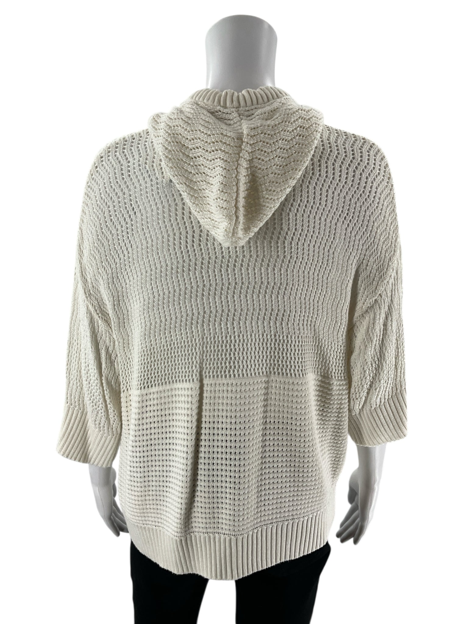 Fate -  White Solid Pre-Owned Ladies Casual Top -  Size Medium