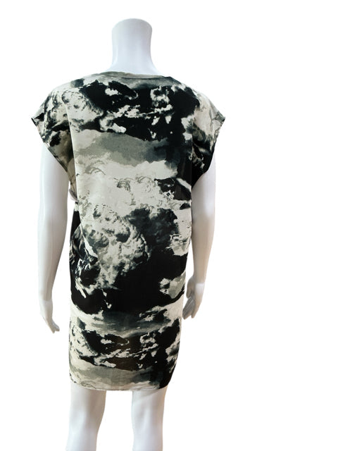 Back view of 5/48 Black/Cream/Gray Print Pre-Owned Ladies Dress - Size XS on mannequin. Showcases cap sleeves and monochrome abstract print.