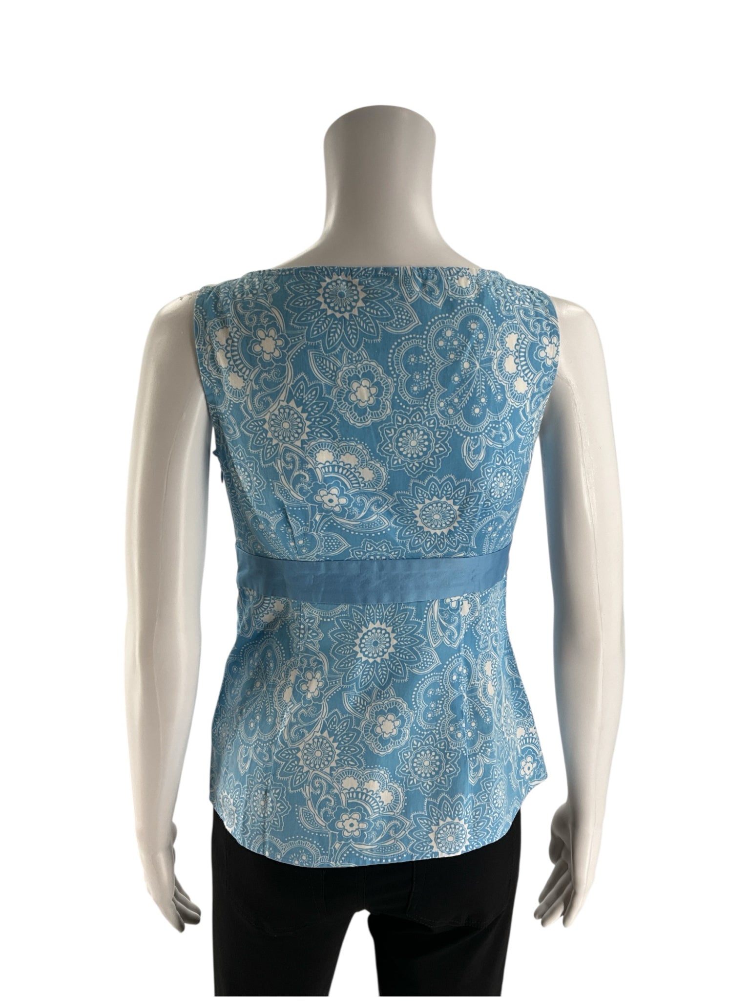 Loft Blue/White Floral Pre-Owned Ladies Top - Size 0 Petite