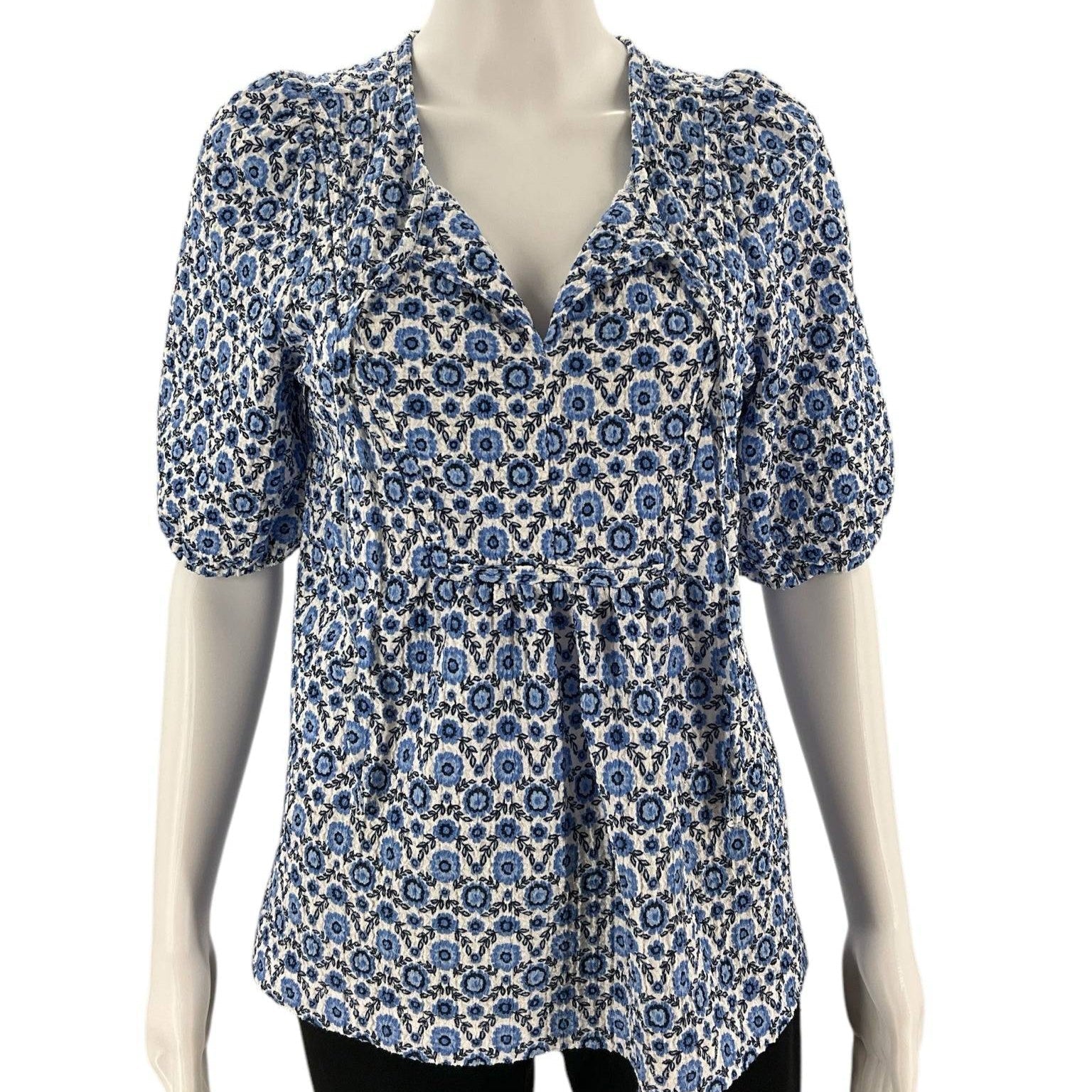 Front view of LOFT Top Size XS in blue/white floral pattern. Short sleeve casual blouse available at Margaret’s Fine Consignments.