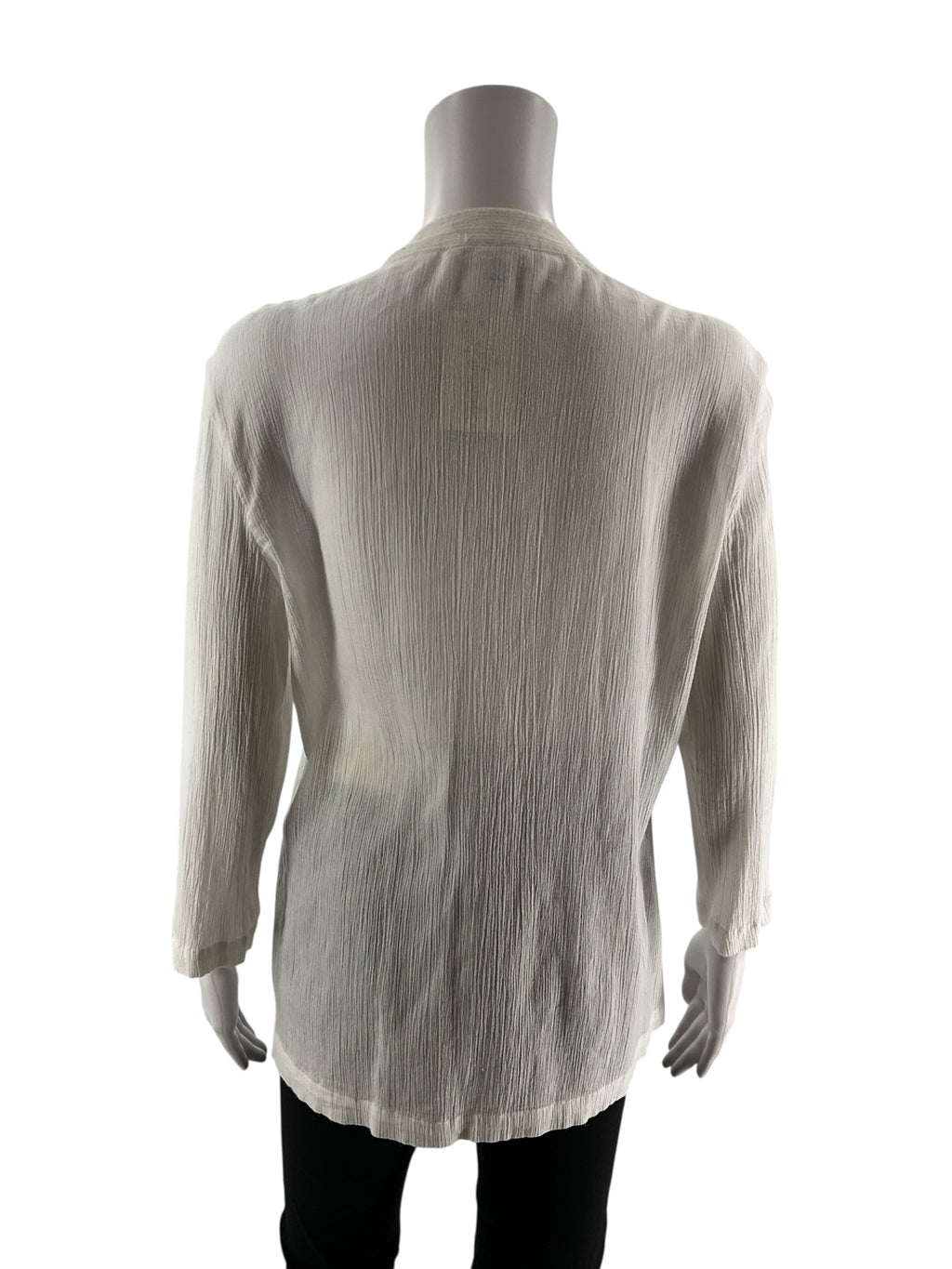 Charter Club white solid pre-owned ladies casual top in size medium, featuring a classic design and soft fabric.
