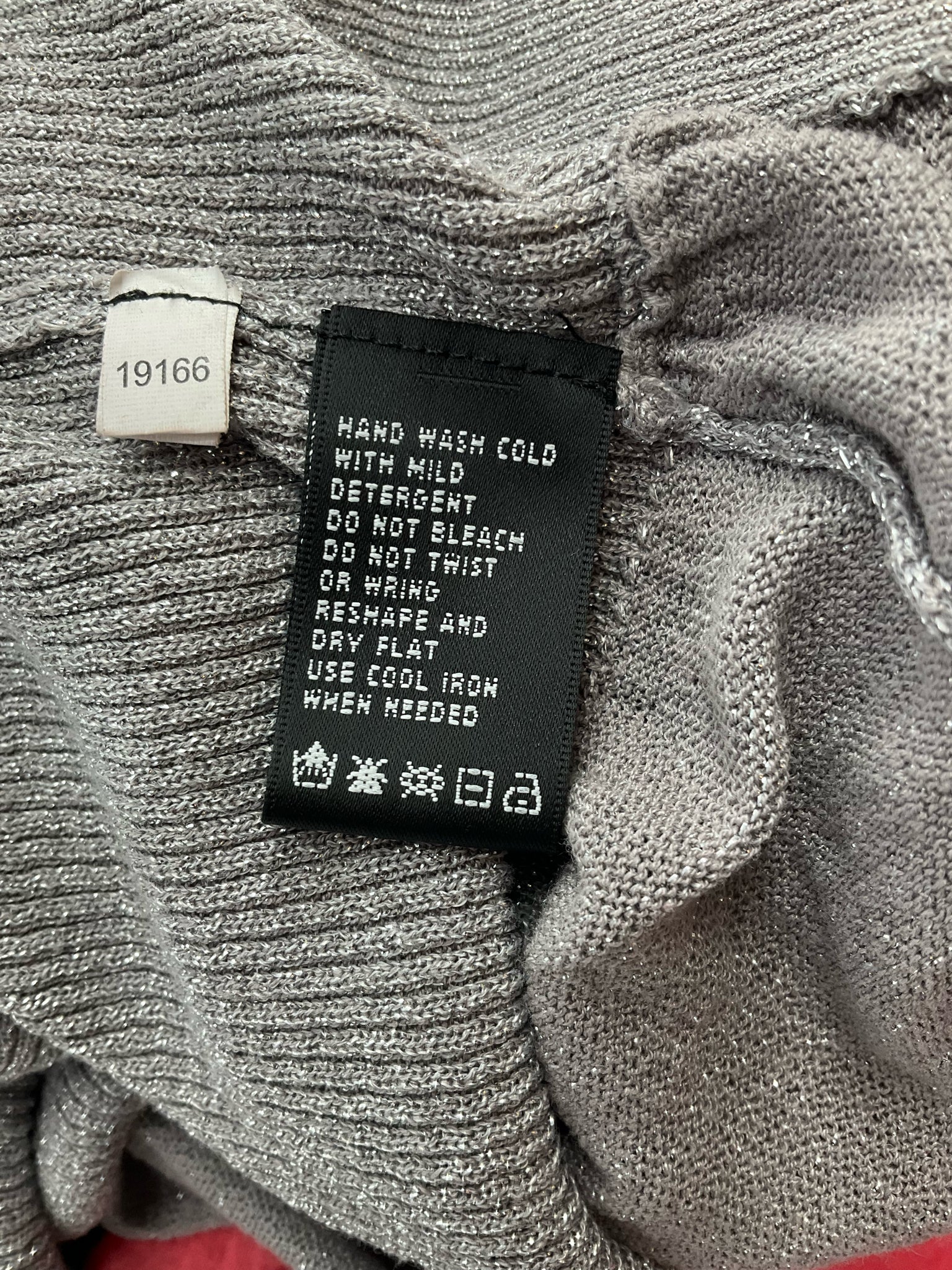 August Silk - Silver Ribbed Pre-Owned Ladies Casual Top - Size Large