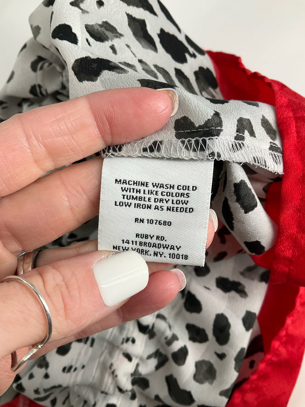 Ruby Rd - White/black/red Print Pre-Owned Ladies Casual Top - Size Large