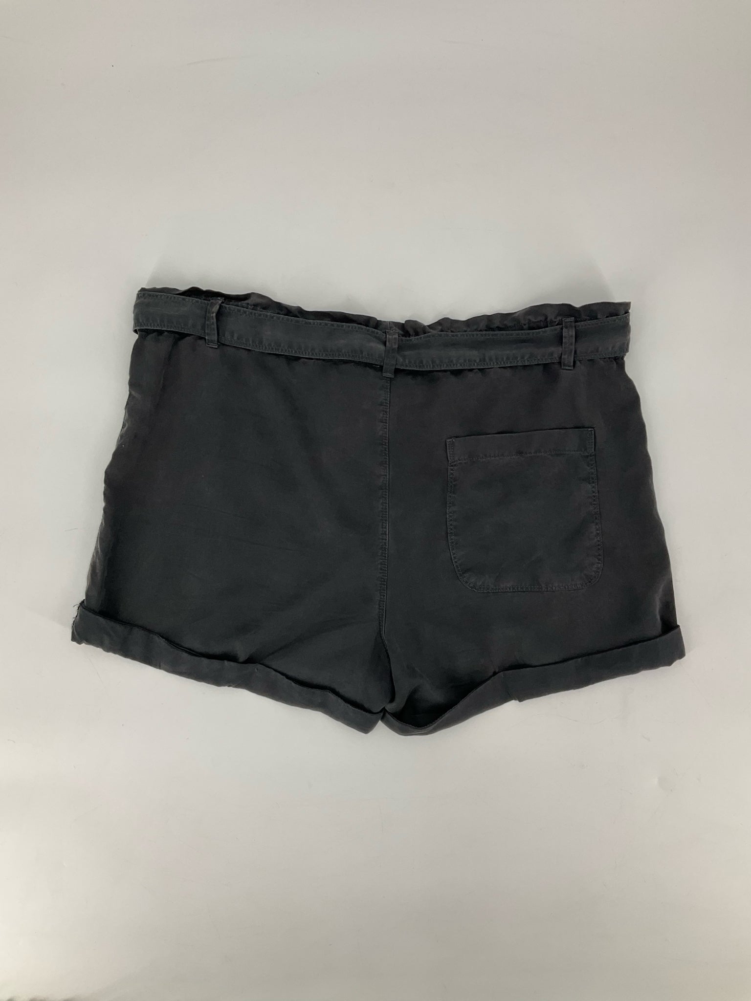 aerie Gray Solid Pre-Owned Ladies Shorts - Size Small
