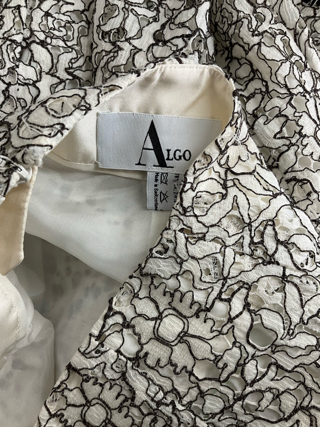 Algo - Cream Lace Pre-Owned Ladies Skirt - Size 6