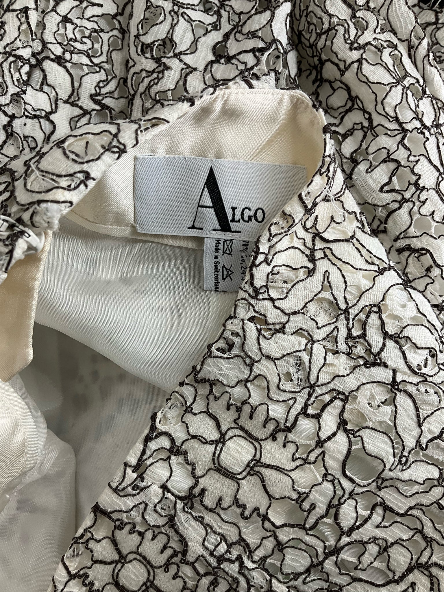 Algo - Cream Lace Pre-Owned Ladies Skirt - Size 6