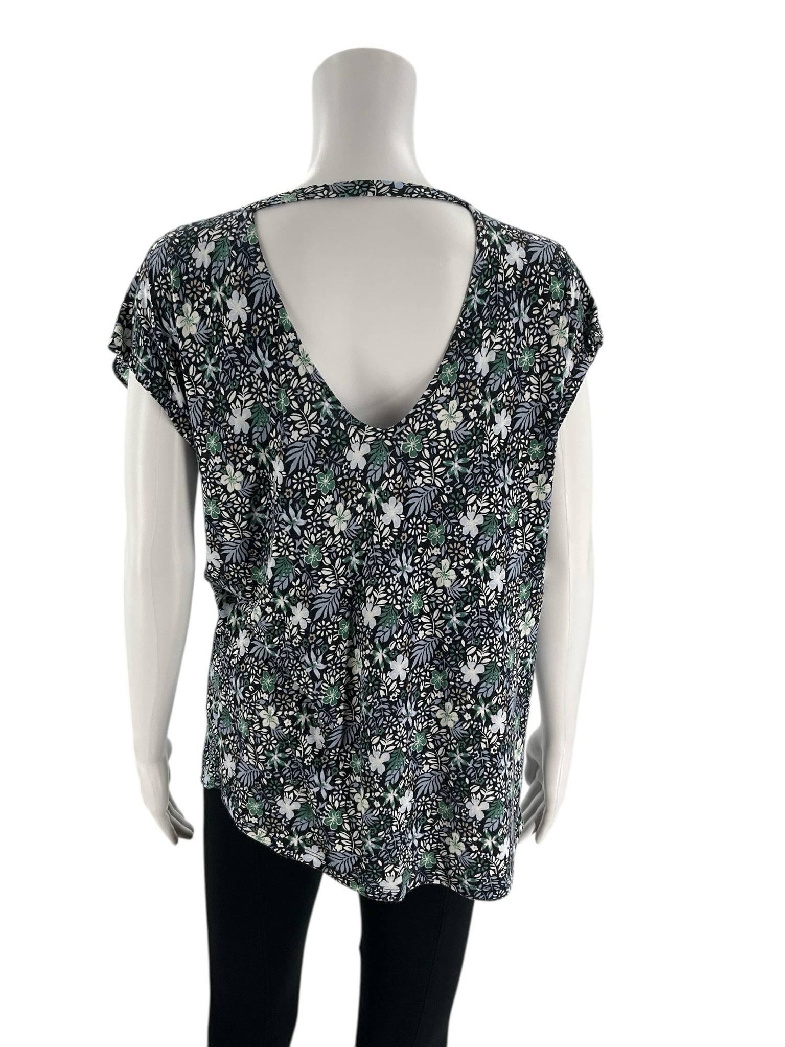 Back view of Loft Navy/Multi Floral Blouse - Size Small featuring a deep V-back design, ideal for layering or warm-weather outfits.