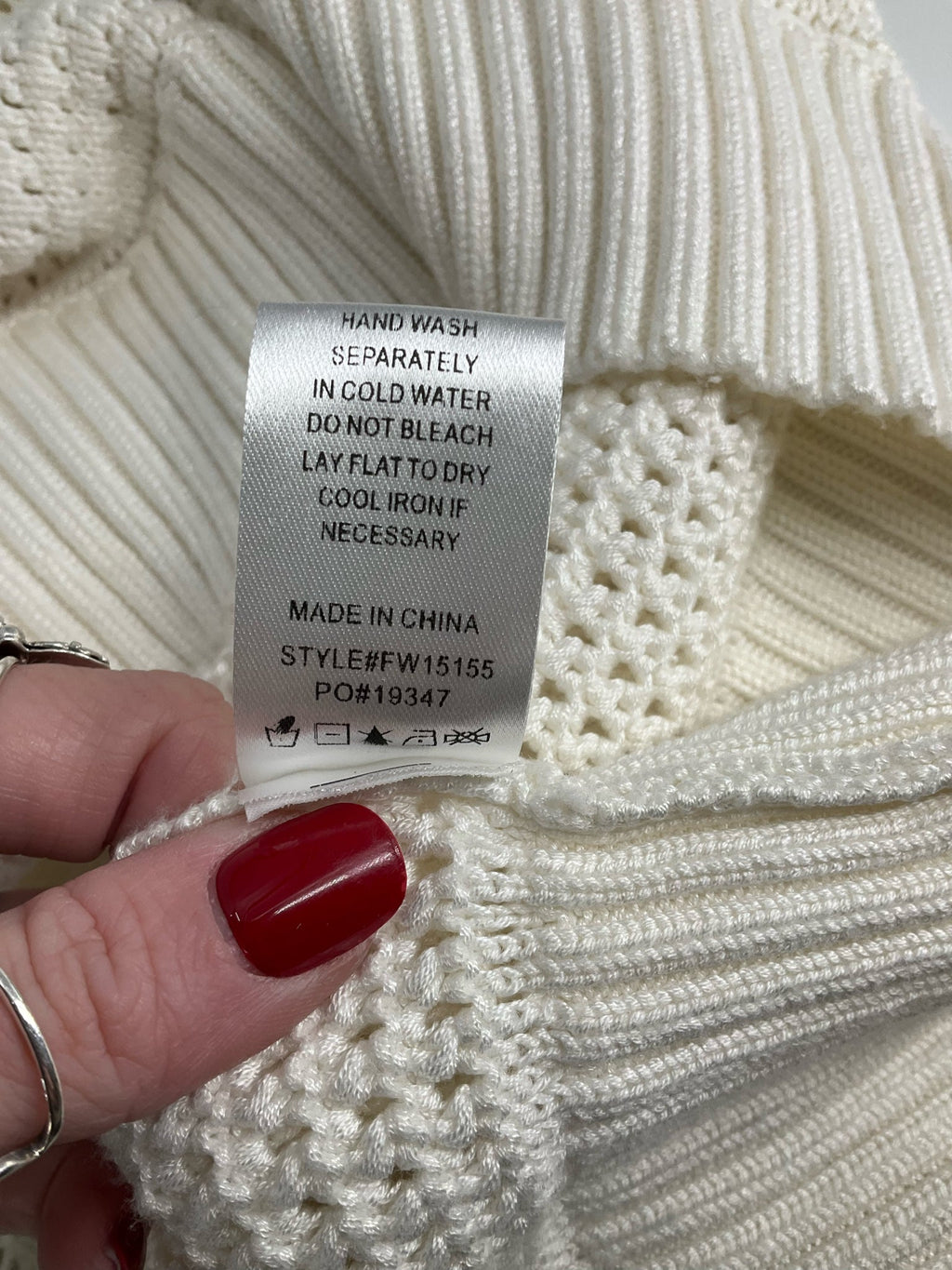 Fate -  White Solid Pre-Owned Ladies Casual Top -  Size Medium