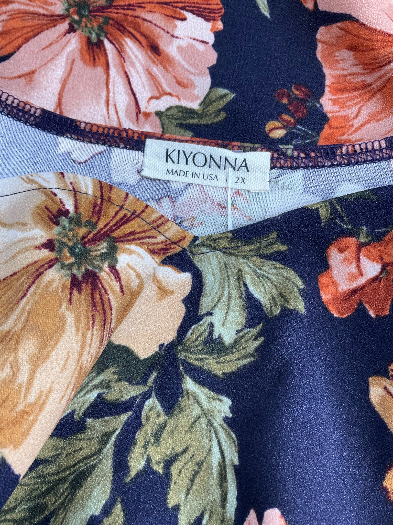 Kiyonna Navy/Orange Floral Pre-Owned Ladies Casual Top -  Size 2X